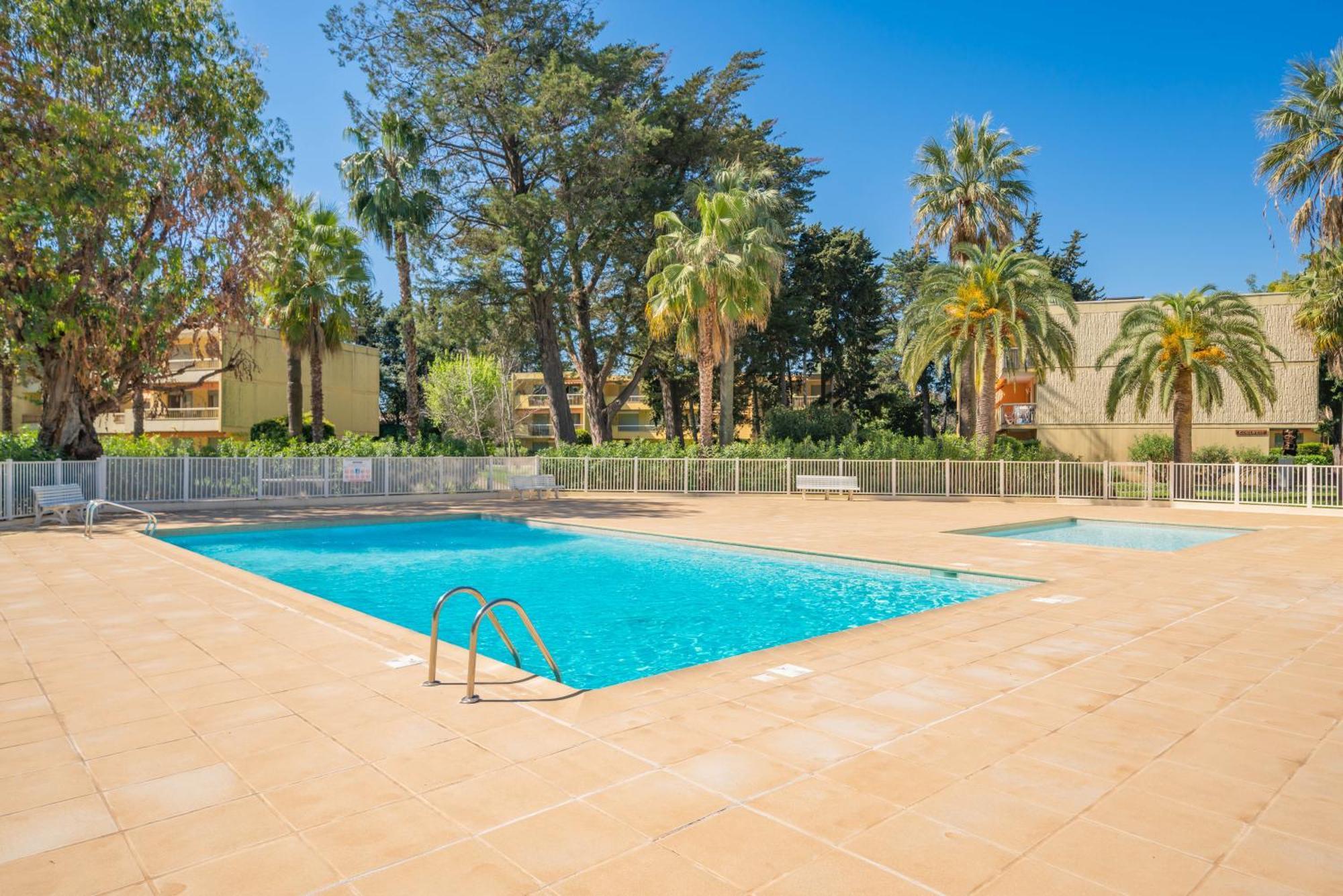 Spacious Apartment At A 5 Min Walk From The Beach Antibes Luaran gambar